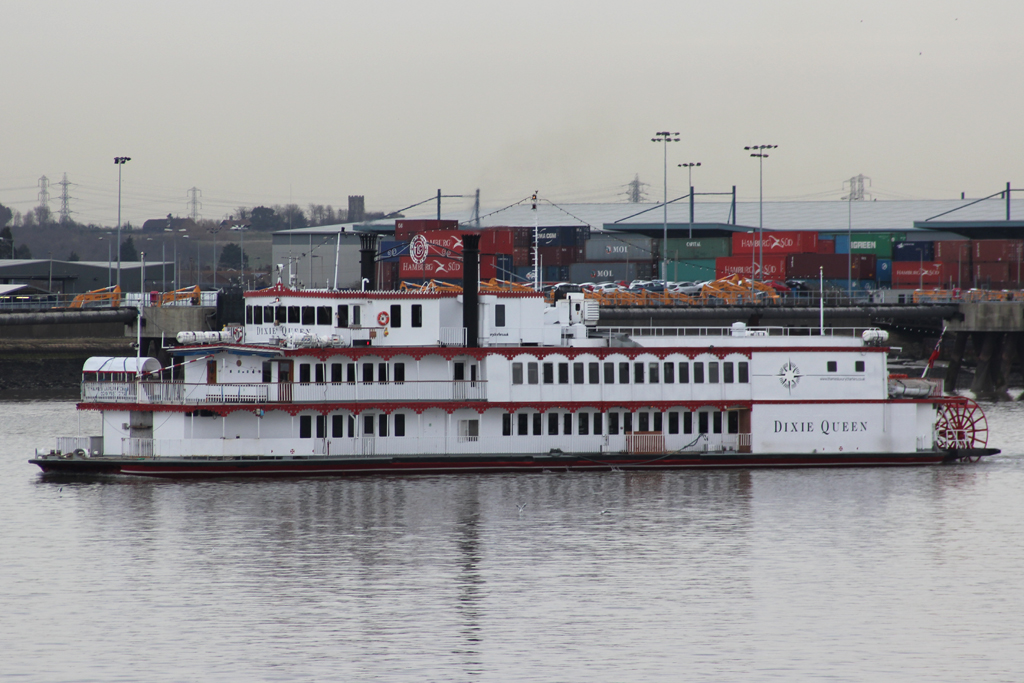 UK Shipping DIXIE QUEEN passing Gravesend for Tower Bridge 16/02/2013