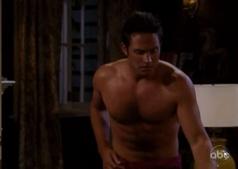 Brandon-Barash-shirtless-4.jpg