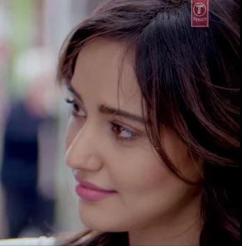 Neha Sharma Looks, Images & Wallpapers From Tum Bin 2 Movie
