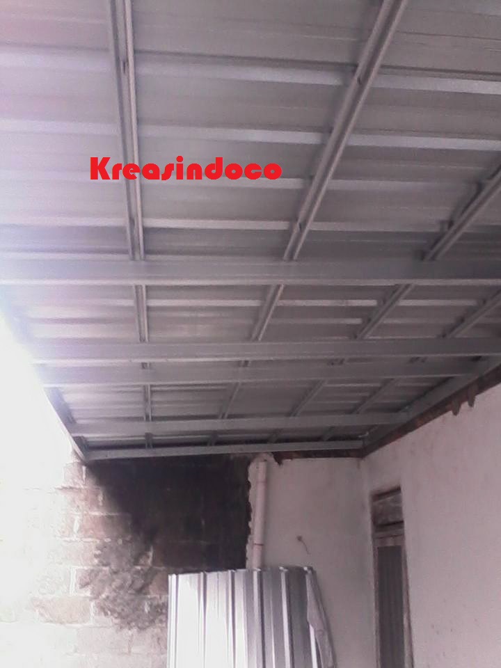 Progres Pemasangan Plafon Canopy Baja Ringan dan Kusen Aluminium di Sukahati