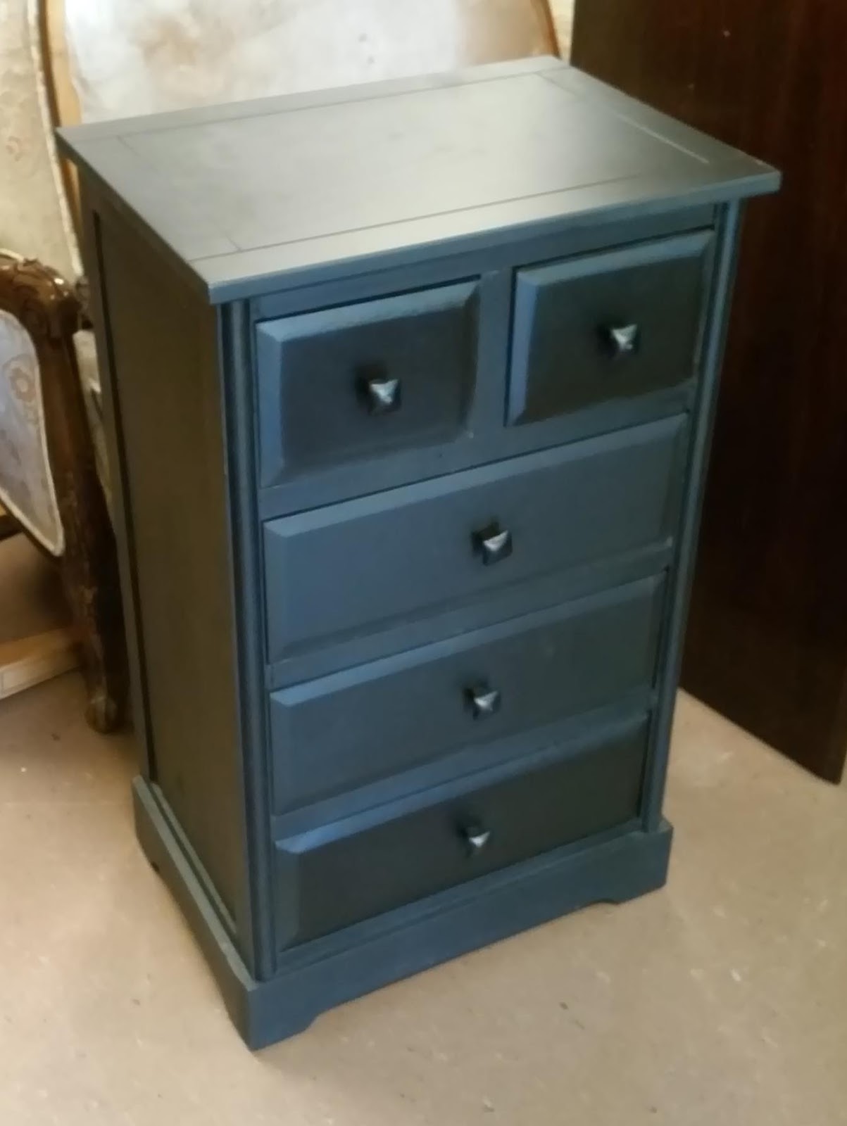 UHURU FURNITURE & COLLECTIBLES SOLD Black Bathroom 80