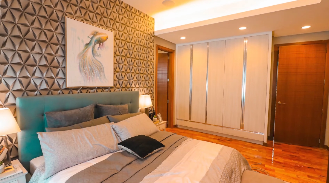20 Interior Design Photos vs. New Manila, Luxury Townhouse Tour