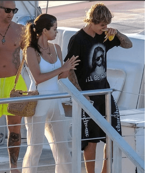 Luxury Makeup  The real reason why Selena Gomez and justin bieber Split up 