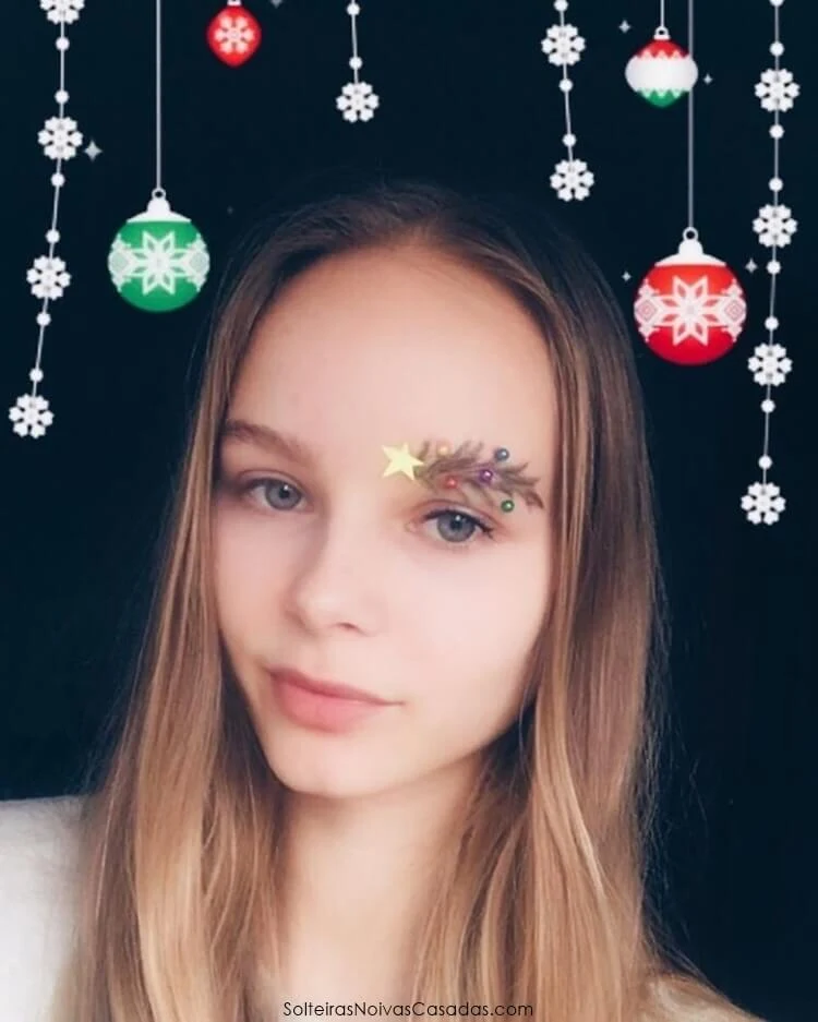 sobrancelhas com decorações natalinas