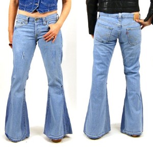 Перешиваем джинсы клеш в прямые. Перешить джинсы. Джинсы из узких в широкие. Как сделать из джинс клеш. Перешить джинсы из клеш в узкие.