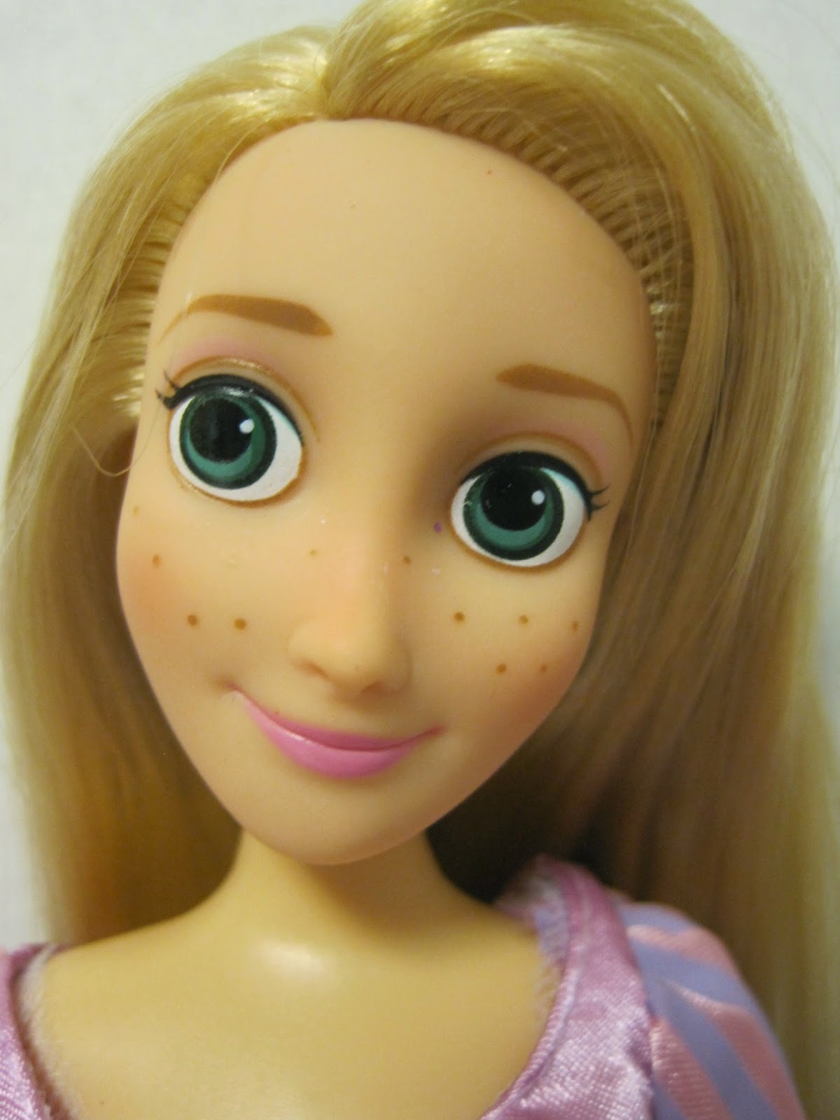 Never Grow Up: A Mom's Guide to Dolls and More: Disney Store 2014 ...