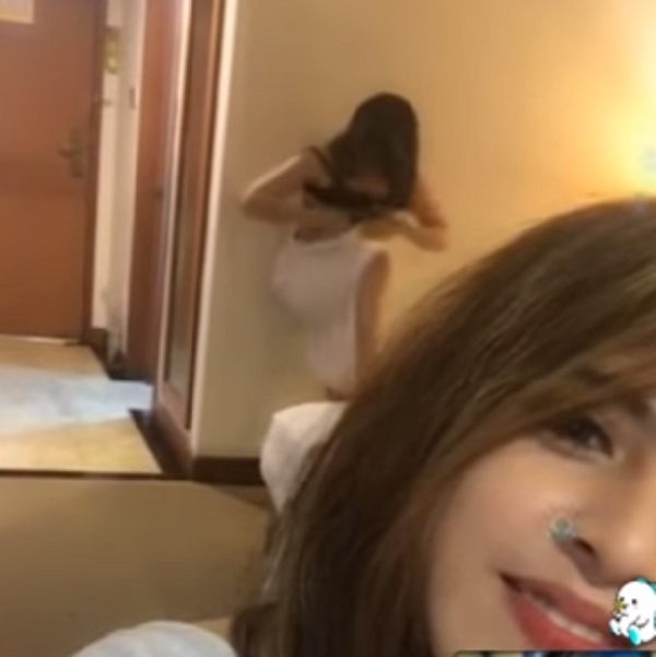 Tak Sengaja Terakam Rakan Sedang Tukar Baju Video Live Wanita Ini Tular Di Laman Sosial Info Panas