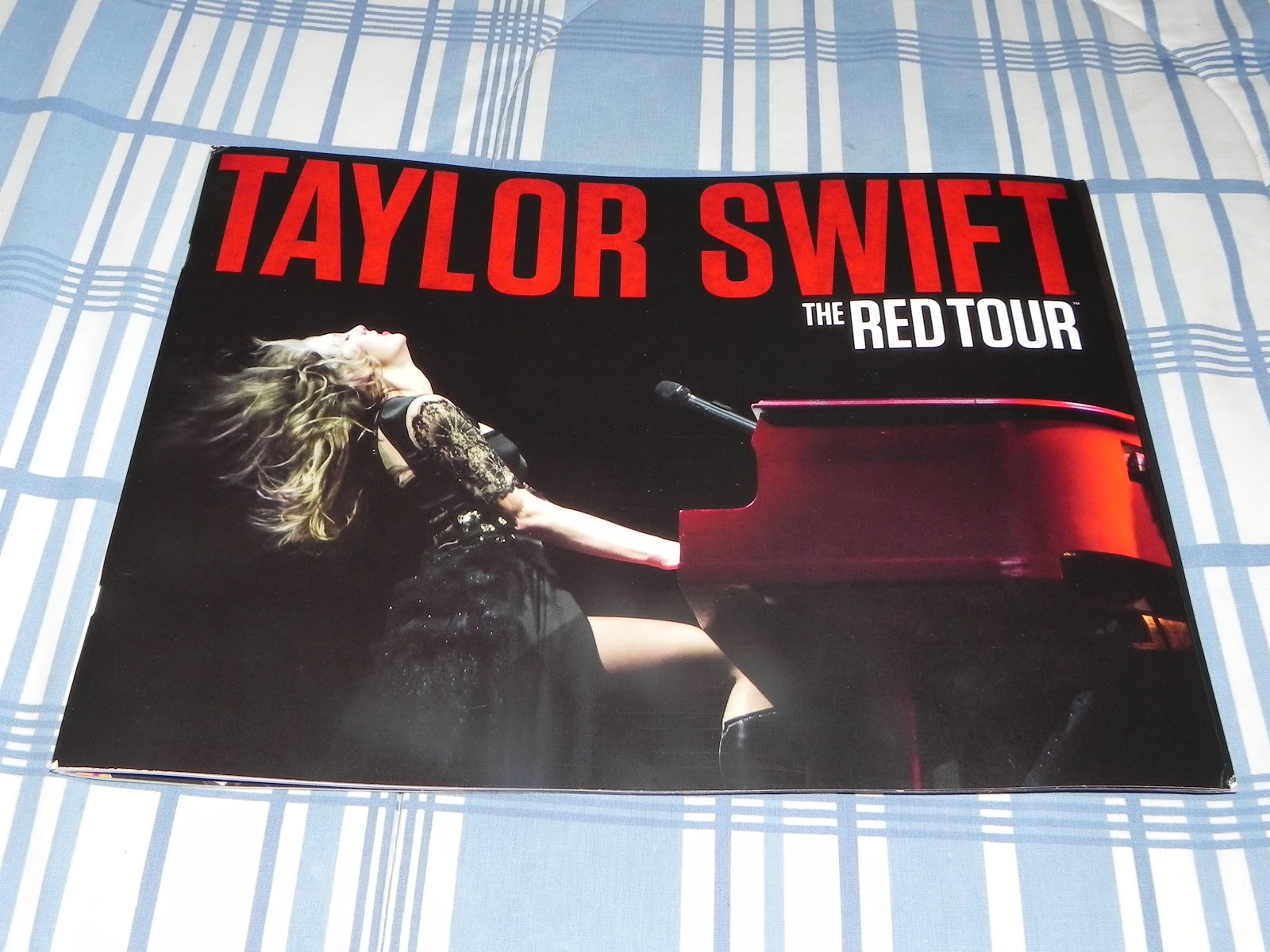 Publicafé Collection Tour Book Taylor Swift Red Tour