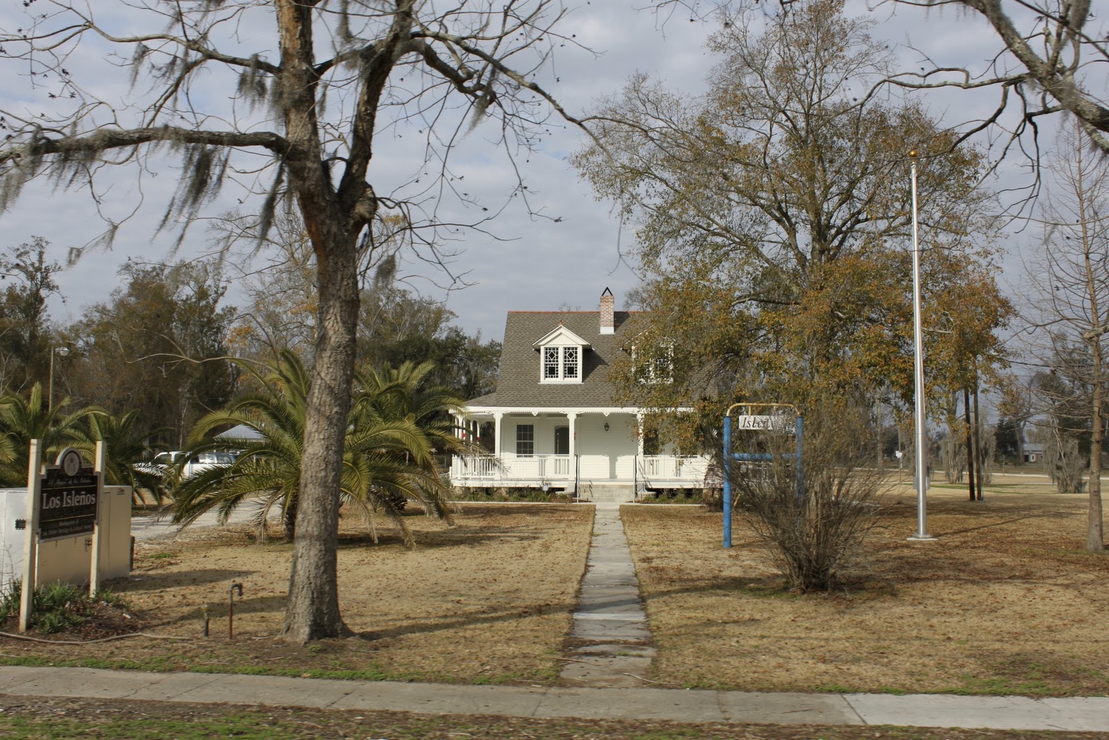 MerrySyracuse Los Islenos of St. Bernard Parish