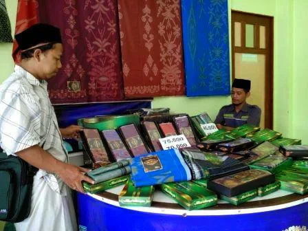 Ibad Aswaja,  Sarung Kreasi NU Kota Pekalongan di Luncurkan