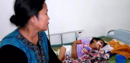 Sa bocah malang yamg disiksa dan ditanam hidup-hidup oleh ibu kandug dan ayah tirinya di rawat di RSU Padangsidimpuan. Sa bocah malang yamg disiksa dan ditanam hidup-hidup oleh ibu kandug dan ayah tirinya di rawat di RSU Padangsidimpuan.