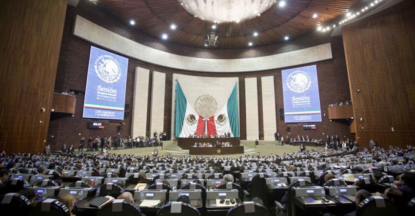 EJEMPLAR: Parlamento de México aprueba bajar sueldos de altos funcionarios y quitar las pensiones a los expresidentes EJEMPLAR: Parlamento de México aprueba bajar sueldos de altos funcionarios y quitar las pensiones a los expresidentes