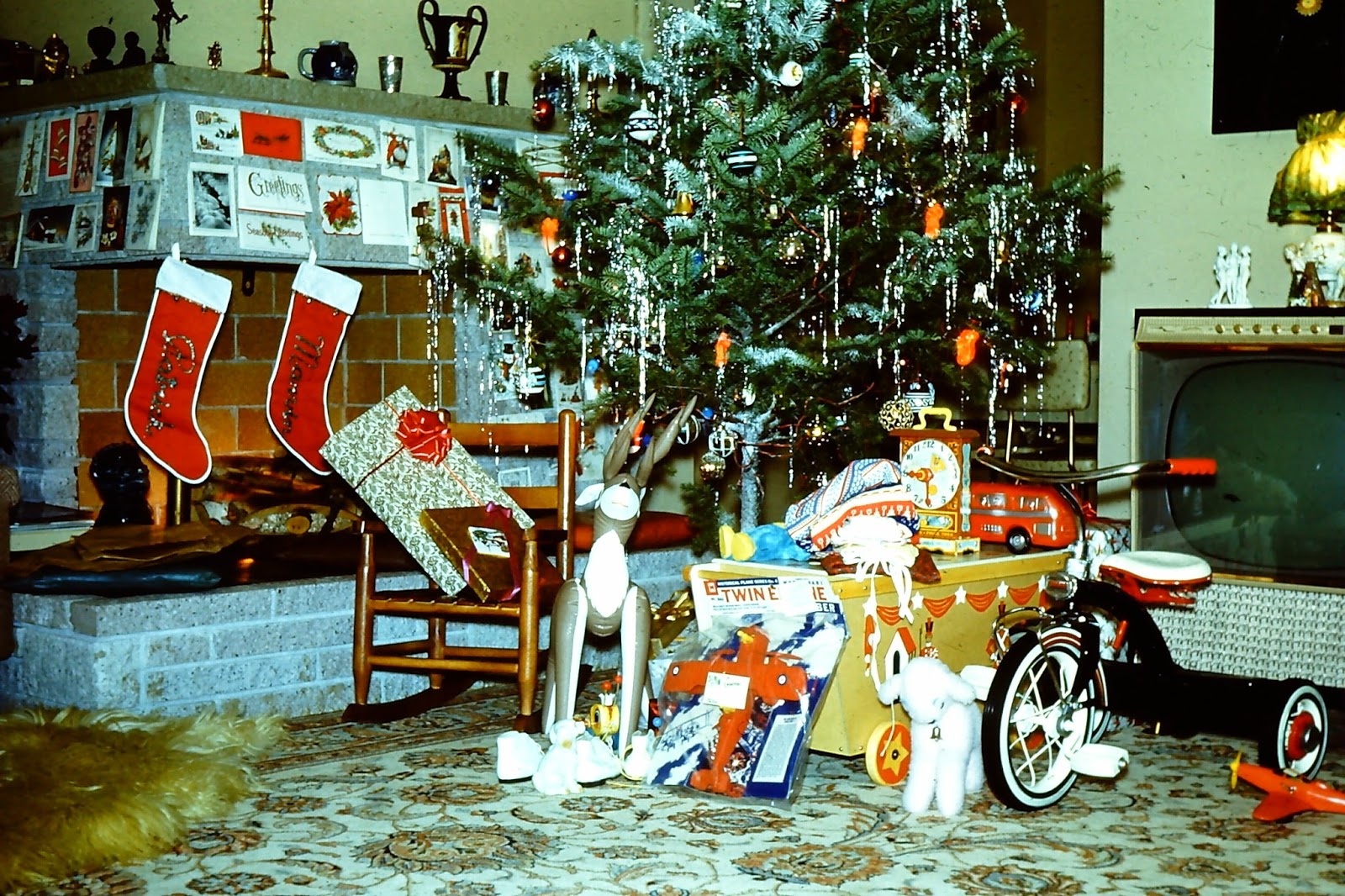 1960 living room on christmas