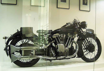 RoyalEnfields.com: Seeing the motorcycle Lawrence of Arabia rode to his ...
