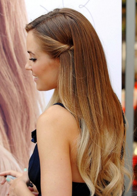 Long Blonde and Brown Hairstyles for Modern Young Women