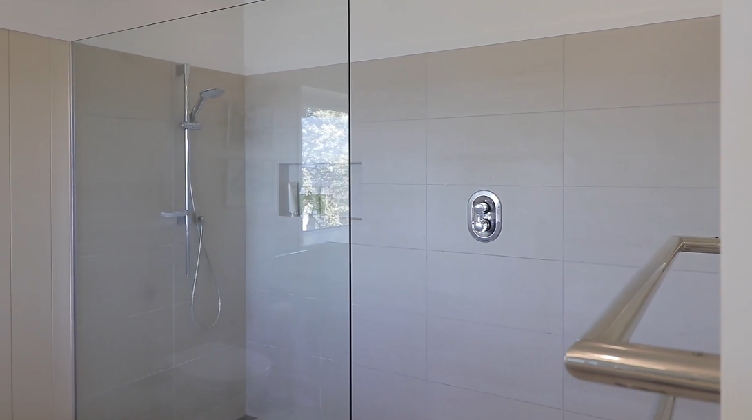 16 Interior Design Photos vs. 43 Mapara Rd, Acacia Bay, Taupo Luxury Home Tour