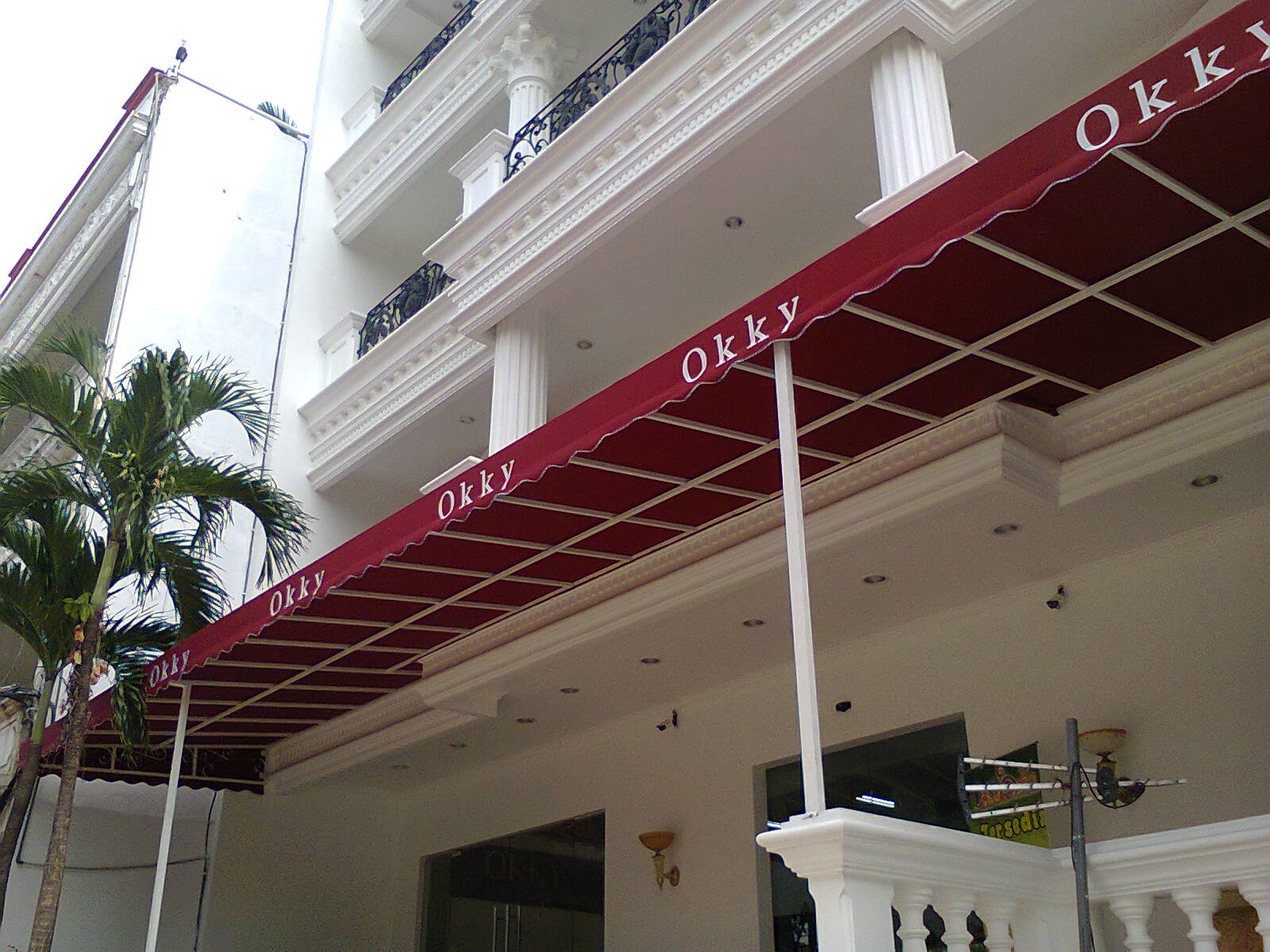 Desain Pabrik canopy kain dan Awning gulung Jasa Tenda Membrane