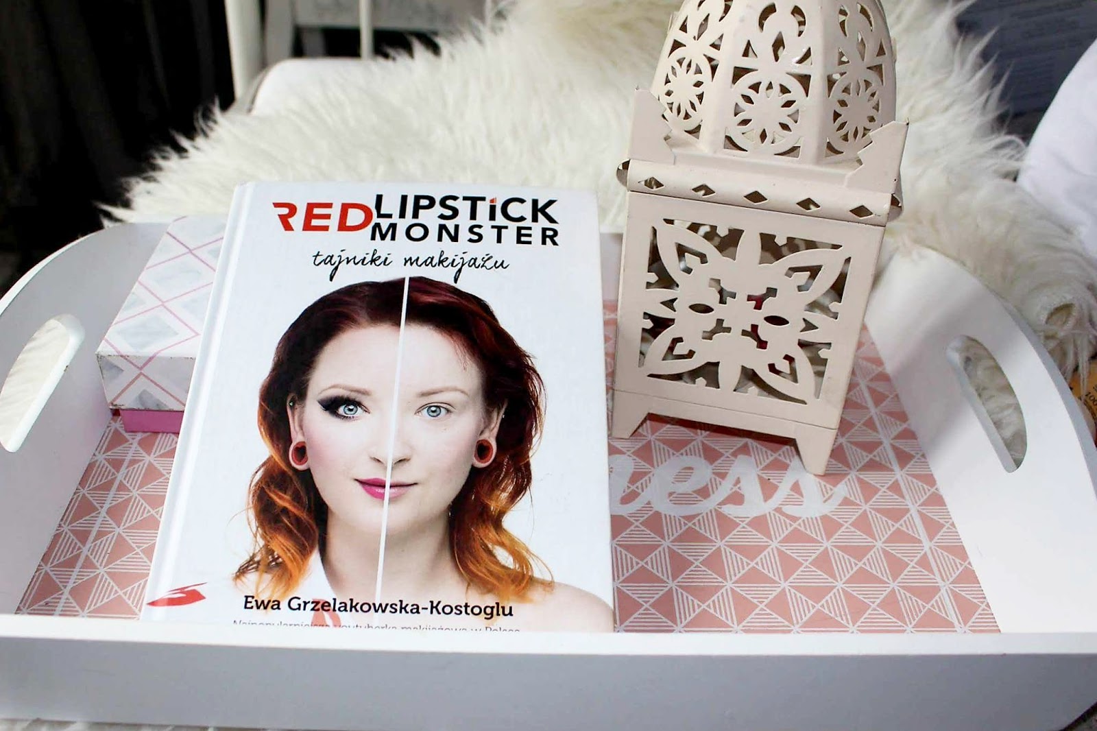 Red Lipstick Monster Tajniki Makijażu Lauralr
