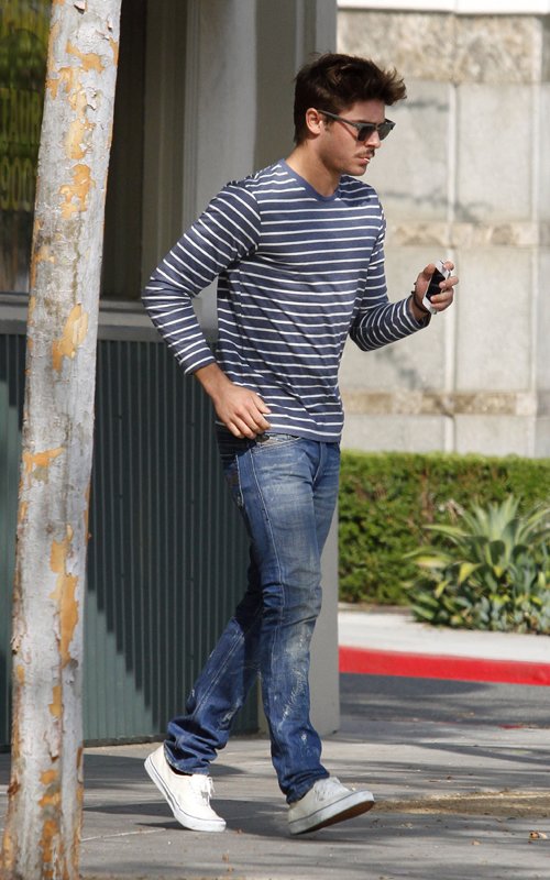 What Shoes Does Zac Efron Wear What Shoes Does Zac Efron Wear