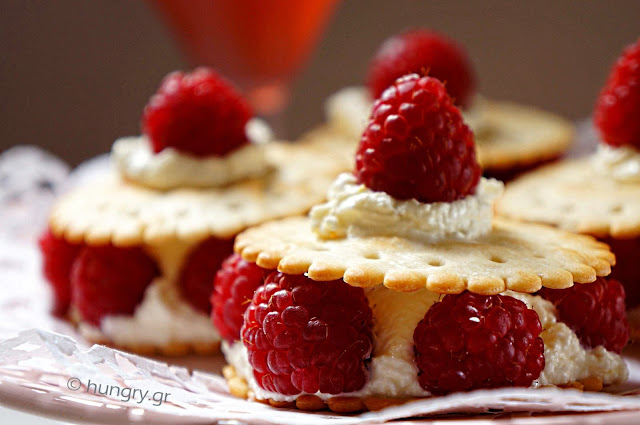 Raspberries & Cream Cheese Crackers