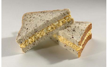 MAYONNAISE AND EGG SANDWICH