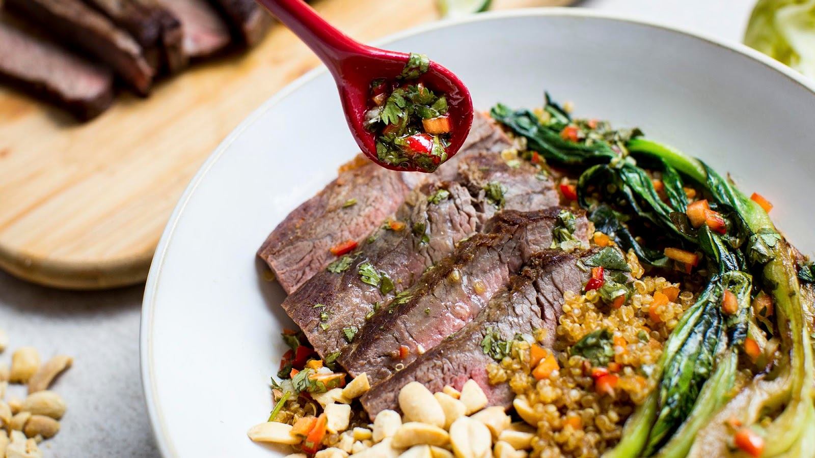GOOD FOODIE Asian Quinoa Bowl with Steak and Bok Choy