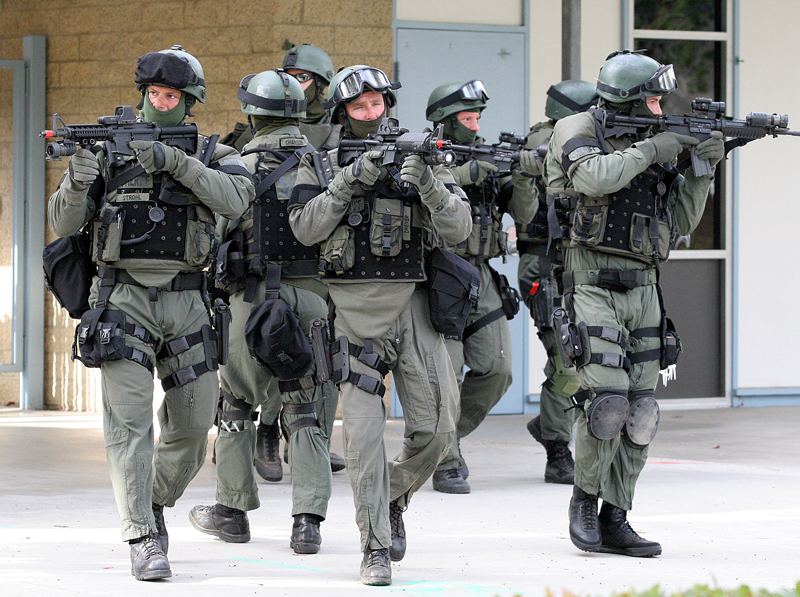snafu-police-state-usa-sheriff-s-dept-raids-an-animal-shelter-over-a