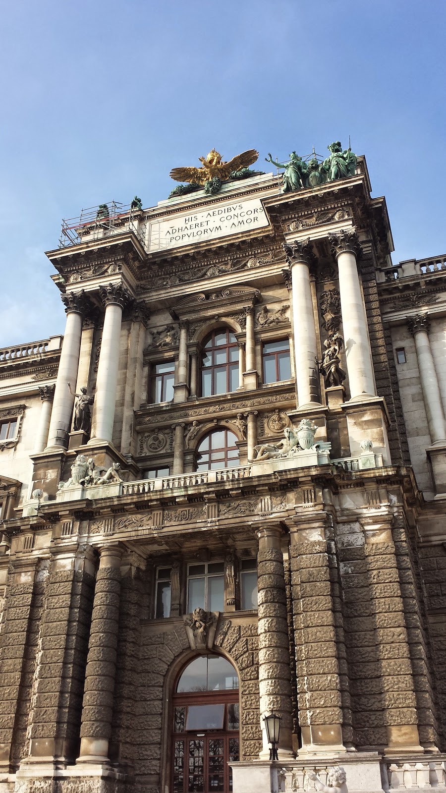 Christmas shoppers expected to ring up $3.66bn in festive spend amid Life on the (Other) West Coast