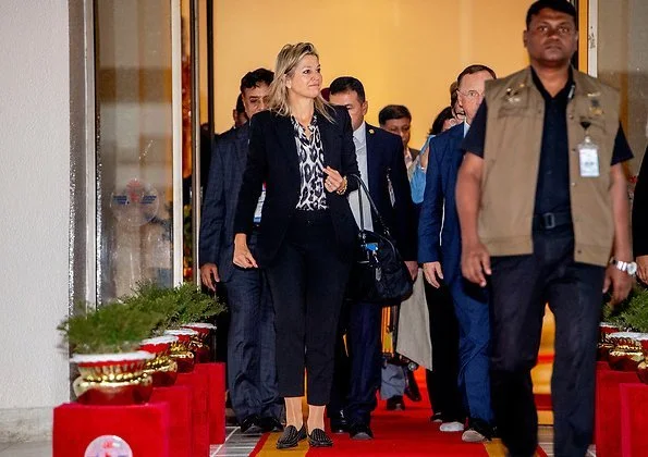 Queen Maxima arrived at the Hazrat Shahjalal International Airport in Dhaka, and welcomed by Bangladesh Foreign Minister Dr AK Abdul Momen