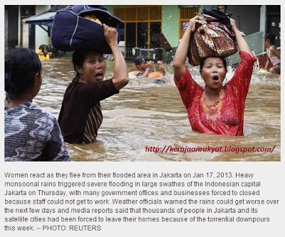 Floods paralyse Jakarta