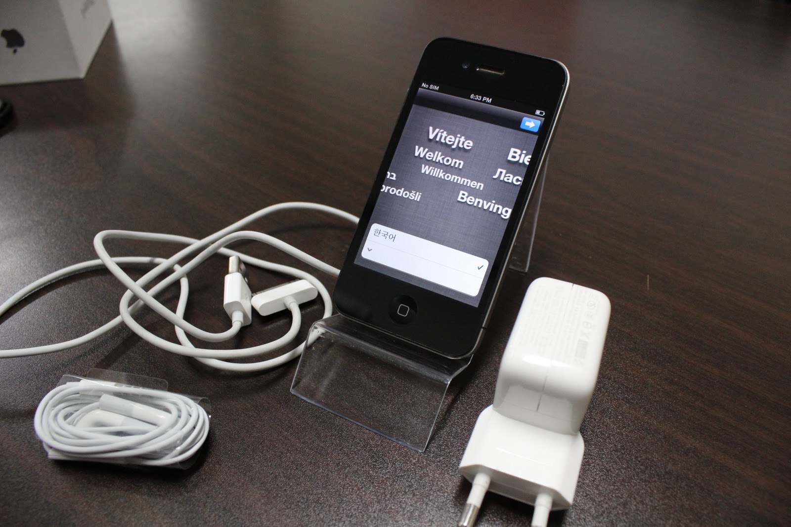 DAERIM COMMUNICATION (Ltd)-SEOUL: (SECOND HAND) iPhone 4