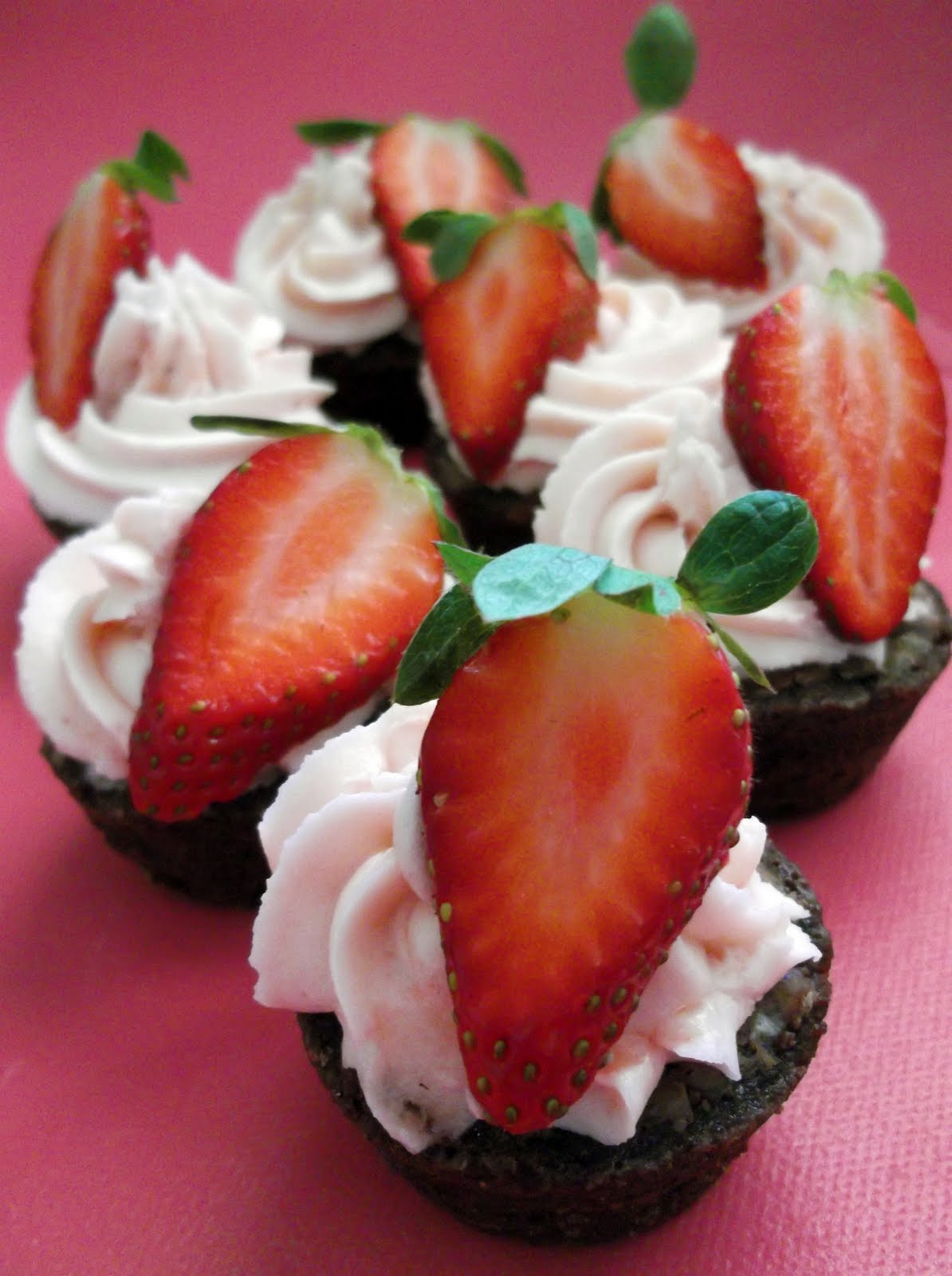 Lick The Spoon Mini Choc Fudge Cupcakes With Strawberries