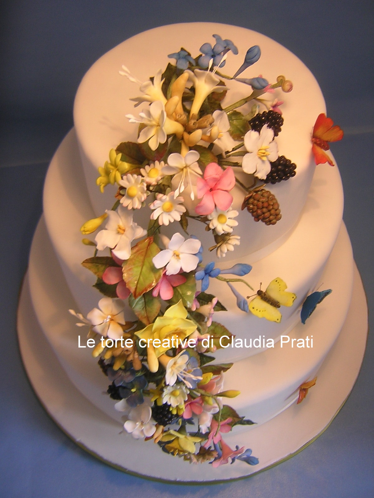 Le torte creative di Claudia Prati: Torta cascata di fiori per