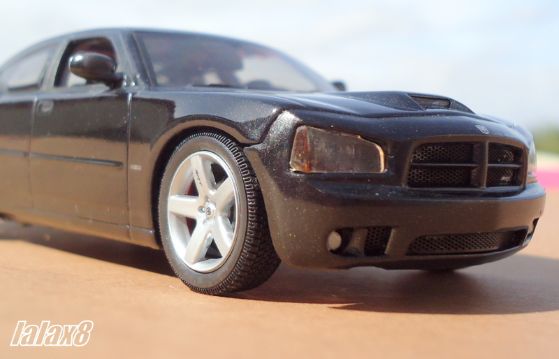 Dodge Charger SRT8 2006 Black - döküm modeli - Norev 950005