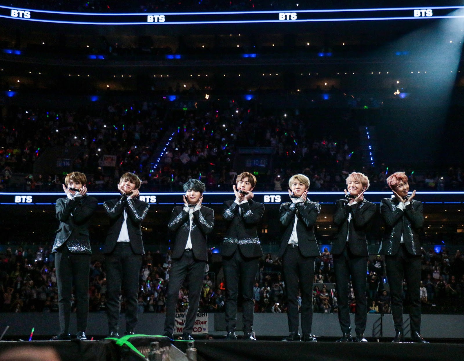 Бтс концерт 2016. Bts 2016 концерт. Сцена бтс пустая. Bts 2016 live. Bts kcon 2016.