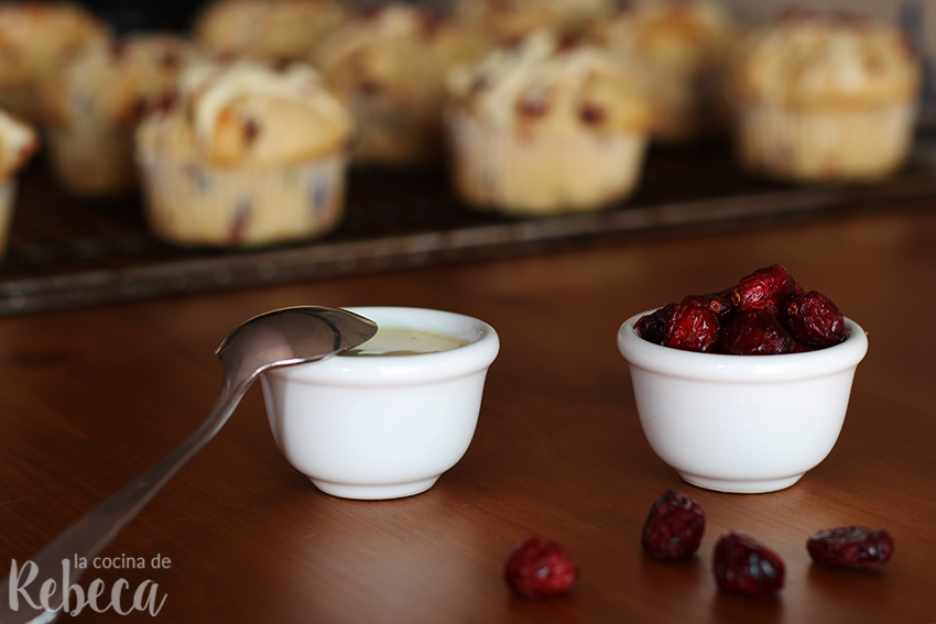 La cocina de Rebeca Muffins de arándanos secos y chocolate blanco