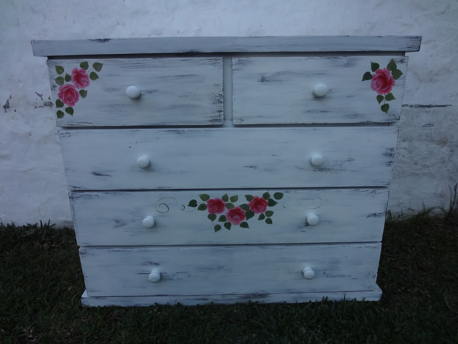 BLANCO ANTIGUO DECO: COMODA ESTILO SHABBY CHIC