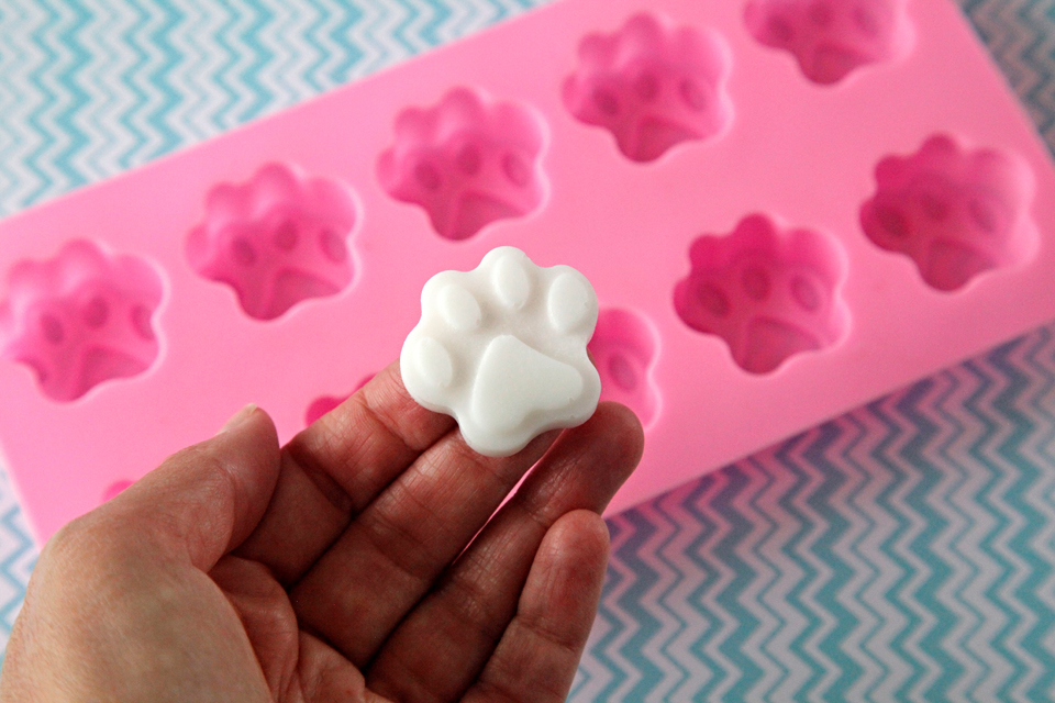 Dalmatian DIY {RECIPE} Super Simple DIY Dog Treats Using Coconut Oil