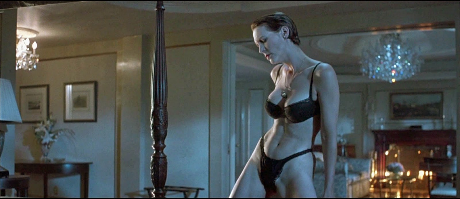 TALES FROM THE KRYPTONIAN: Jamie Lee Curtis striptease on TRUE LIES
