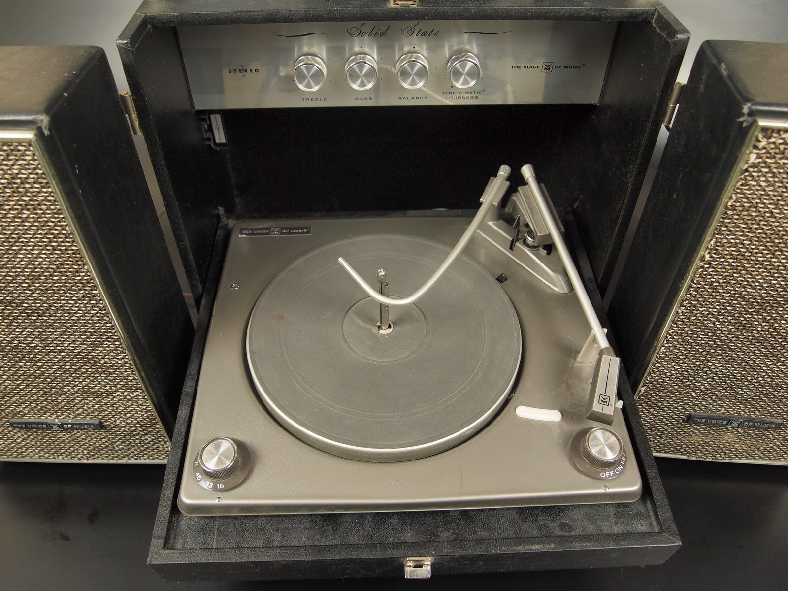 Stumptown Traders: 1966 Voice of Music Model 362 Three Piece Phonograph