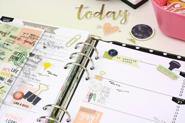 http://danipeuss.blogspot.com/2016/11/seitendekoration-im-planner-november.html