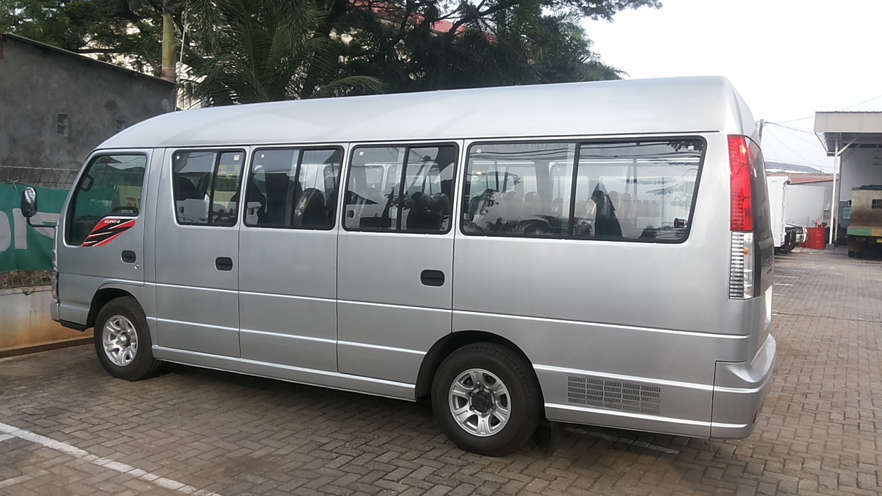 ISUZU ELF MICROBUS TERBARU Isuzu Elf Microbus Cikarang Bekasi