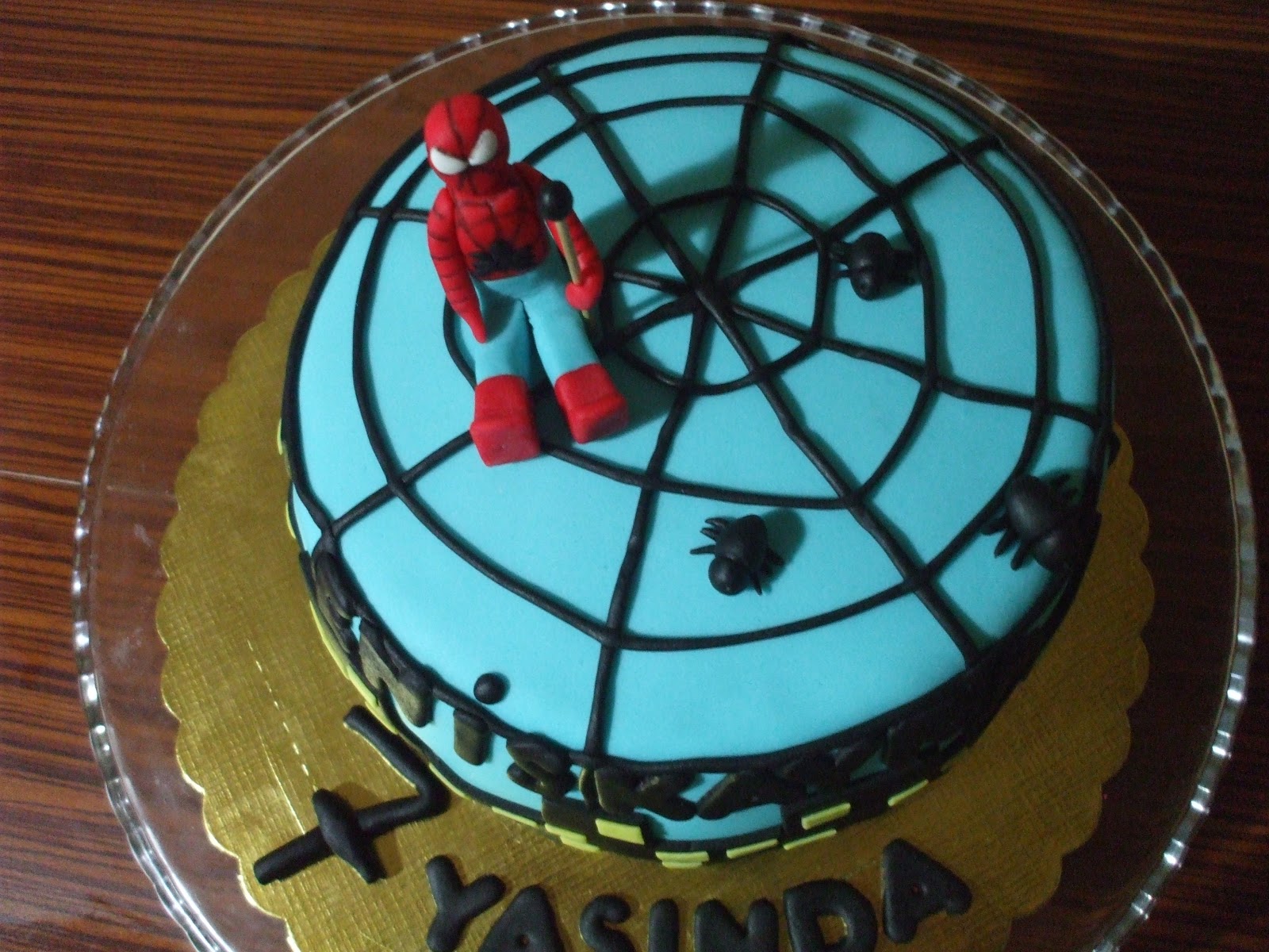 ŞEKER HAMURUNDAN DÜŞLER Örümcek Adamlı Pasta ve Kurabiyeleri