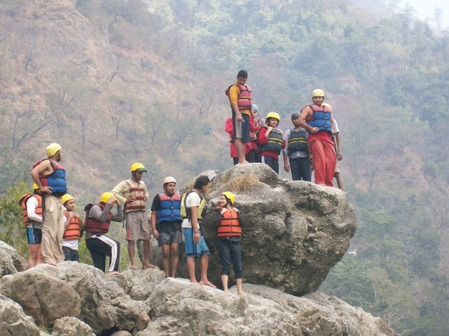 river rafting in Rishikesh; jumping point in river Ganga during rafting; ganga river in rishikesh; things to do in Rishikesh