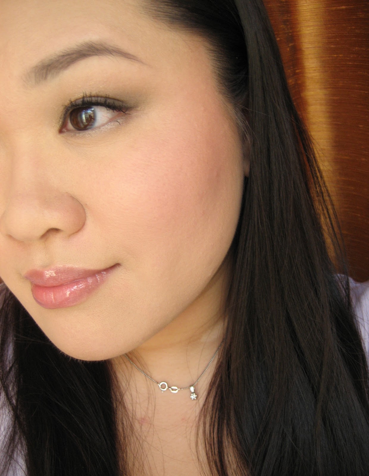delicate hummingbird.: Laura Mercier FOTD.