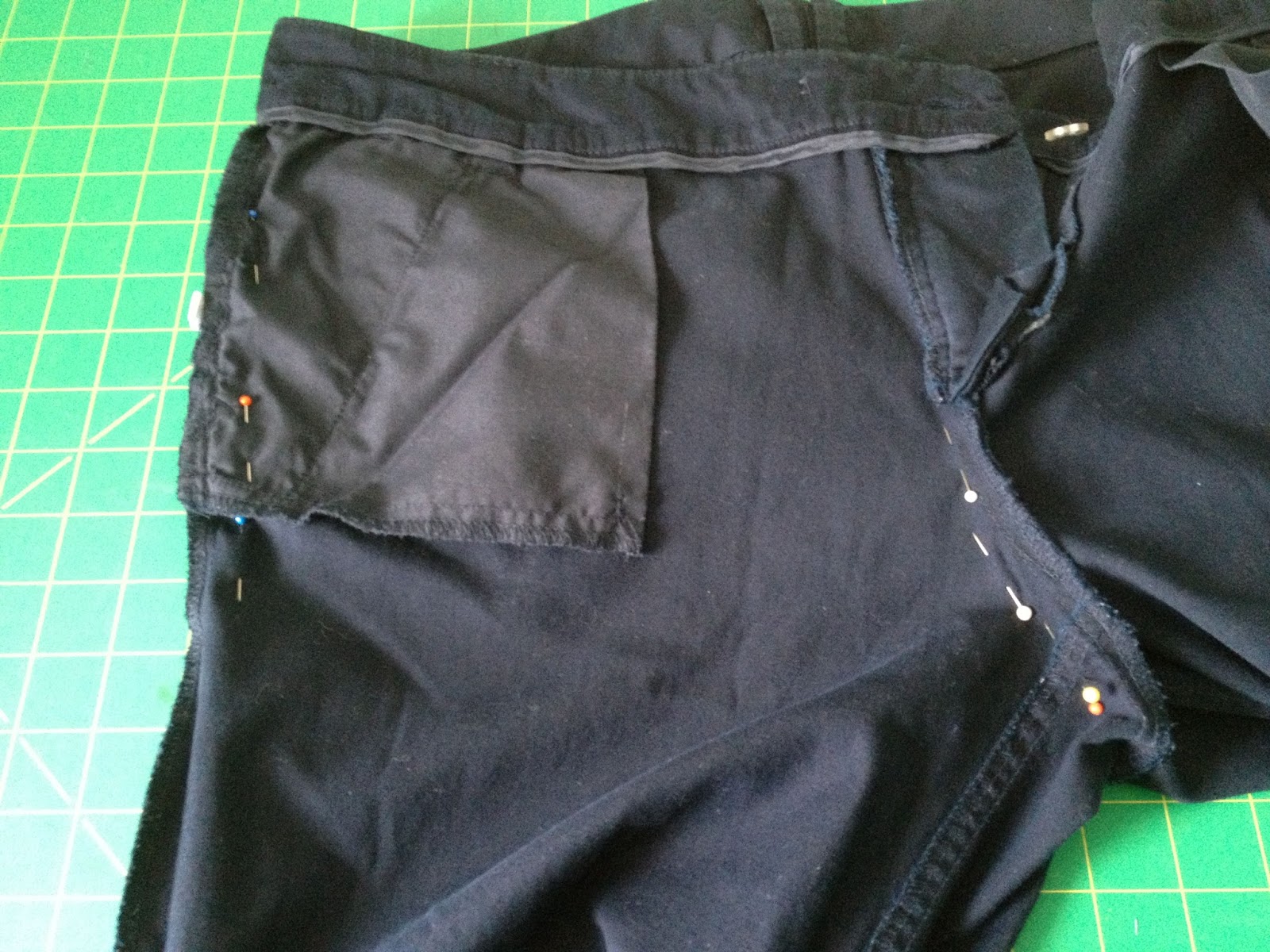 Fabricista Refashion: Wide Leg Pants to Skinny Pants!