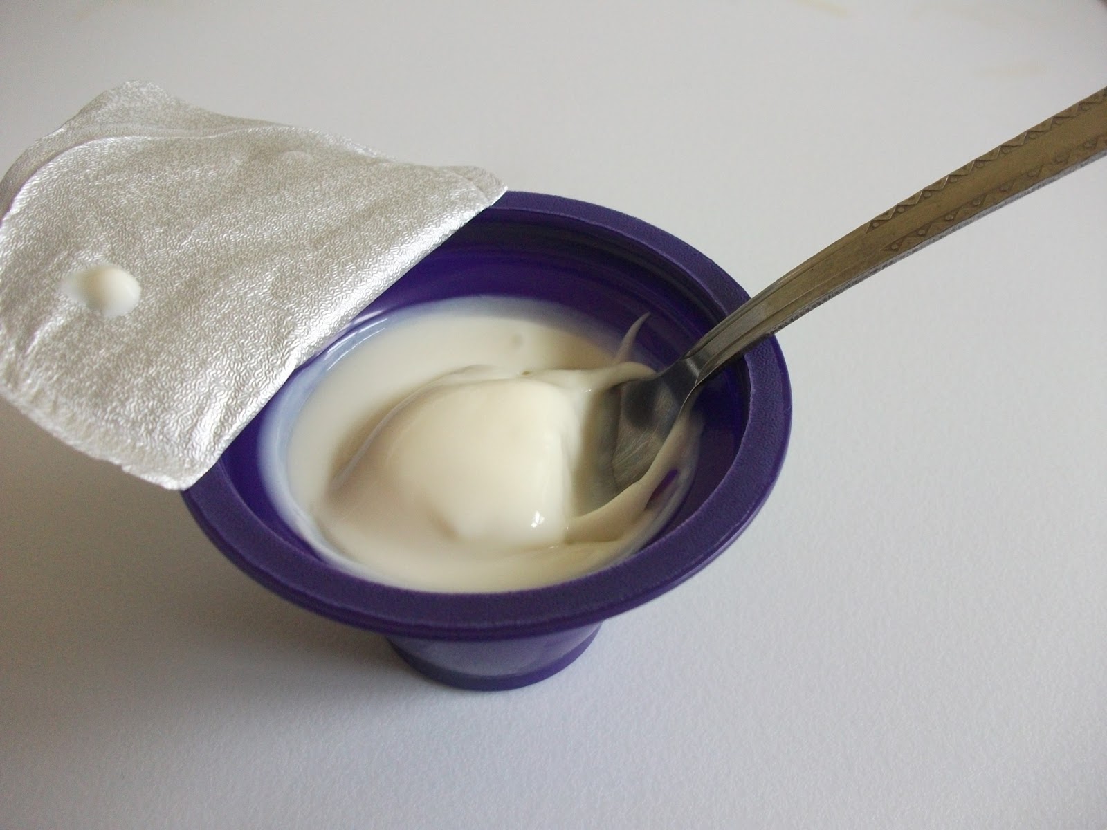 Kev's Snack Reviews Cadbury Pots of Joy White Chocolate Buttons Review