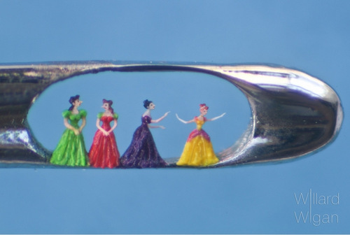 07-Willard-Wigan-Miniature-Art-and-Sculptures-in-The-Eye-of-a-Cinderella