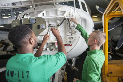 2170774 1024x681 Testigo: la USAF confiscó los discos duros relacionados con el OVNI Tic Tac