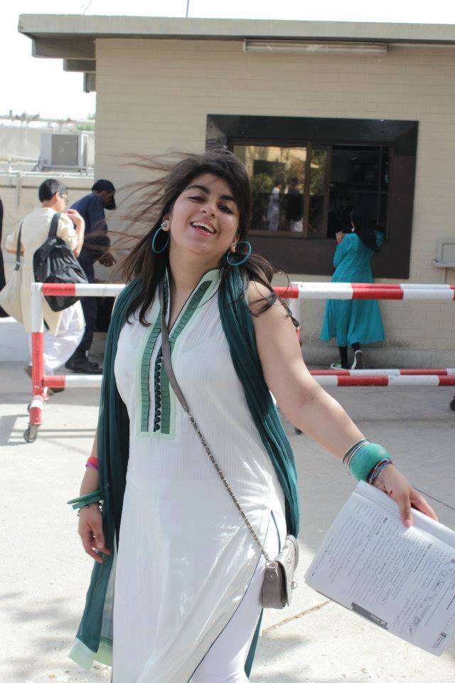 Karachi Beautiful Girls New Pictures Download In High Qua